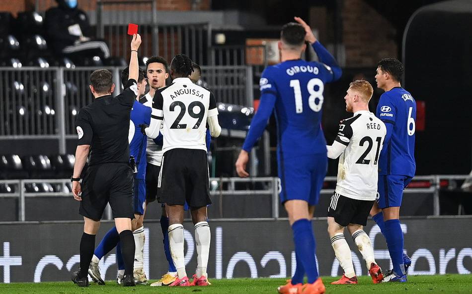 2015 赛季回顾：蓝鸟队巴蒂斯塔在面对游骑兵时的那次“甩棒”成为时代符号