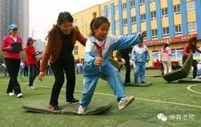 罗马诺：切尔西认为埃斯特旺是完美签约，愿笑着支付浮动条款