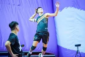 2016 赛季回顾：小熊队主帅麦登在夺冠游行中高喊“我们要连霸”